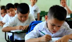 Instalarán relojes digitales en los centros educativos