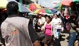 Controlan ingreso de vendedores ambulantes