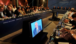 Europa hace último esfuerzo por Grecia