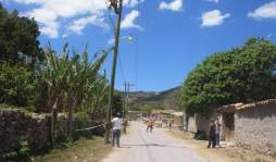 Juan Orlando Hernández manejará $34 millones de proyecto de electrificación