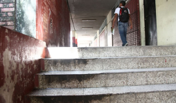 Peligro en Unah-vs por viejas y descuidadas instalaciones