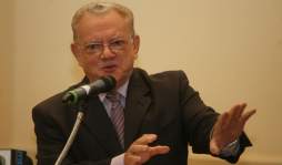 Comisión no propuso censurar a la prensa