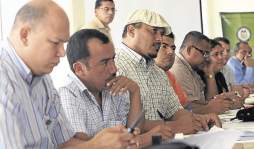 Magisterio no aceptan informe de interventores