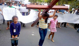 Familiares reclaman entrega de cuerpos de presos fallecidos