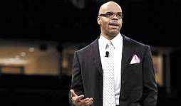 Pasó de pandillero a gurú de Internet