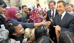 Sarkozy: 'Gadafi es un peligro, hay que acabar el trabajo”