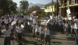 Marchan para pedir paz en La Ceiba