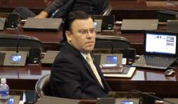 Presentan ley contra discriminación laboral