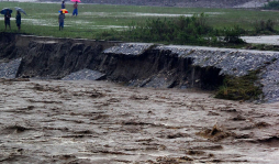 Desaparecidos un adulto y dos niños por crecida en Choloma