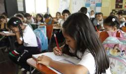 Banca privada manejará pagos de salarios a maestros