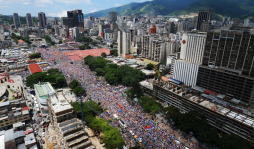 Zelaya pide a Capriles que se retracte sobre los $100 millones