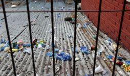 Peligro en Unah-vs por viejas y descuidadas instalaciones