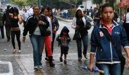 Lluvias y frío seguirán hoy en todo el país