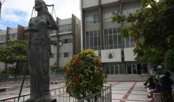 Jorge Rivera Avilés deberá hoy conformar otra Sala Constitucional