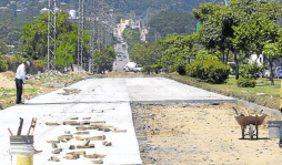 Por fin están reparando la 33 calle