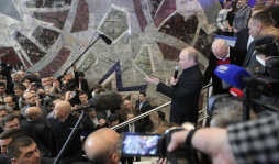 Putin gana presidenciales rusas con 64,39%