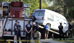 Asesino de cine en Colorado tenía arsenal en su apartamento