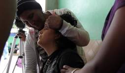 Más hospitales y transparencia en Salud ofrecen precandidatos