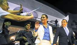 22 personas a Roma con pareja presidencial