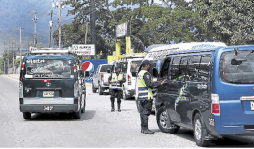 Ponen controles a buses rapiditos en Honduras