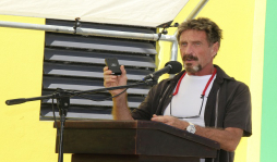 John McAfee solicitó asilo político en Guatemala
