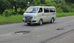 Empresarios exigen reparar carretera que conduce a Villanueva