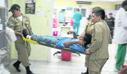 Las noches de fiestas disparan emergencia en el hospital Mario Rivas