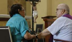 La pasión de Cristo en vivo en la parroquia San Pedro Apóstol