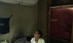 Doña Rosalía Justiniano vive con su ataúd esperando el final