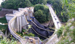 Inauguran planta hidroeléctrica en Costa Rica