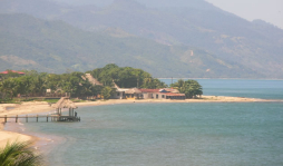 Honduras compite por atraer a los salvadoreños