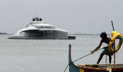 Hallan a 15 inmigrantes escondidos en un yate de lujo en EUA