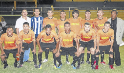 España no afloja, continúa de puntero