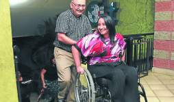 Carolina Pinett todo lo hace posible desde su silla de ruedas