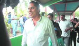 Miguel Pastor pide esperar los resultados