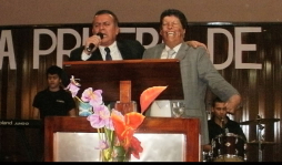 Irwin Sánchez, el hombre de las 80 cirugías y los 120 injertos