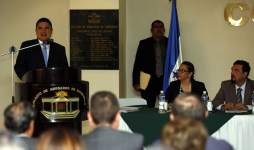 Colegio de Abogados suspende préstamos