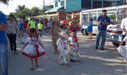 Fervor patrio en desfile de párvulos