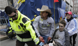 Boston: Joven que esperaba a su novia le amputan sus piernas