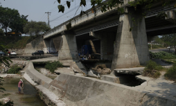 Vado, un peligroso paso de vehículos