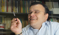 Aunque lo dibuje feo, Lobo lo alaba