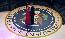 Los Obama derrochan complicidad en el baile de inauguración