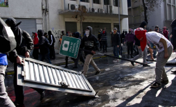 Trabajadores claman mayores beneficios en Chile
