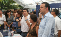 JOH entrega ecofogones en Chotepe