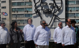 Mujica sostuvo 'emotivo encuentro' con Fidel Castro en Cuba