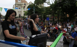 Tradicional desfile del Agas llena de color y alegría la Feria Juniana