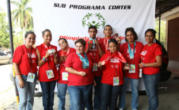 Honran a atletas especiales