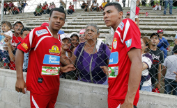 Sergio Peña y Henry Clark, el tío y el sobrino de la gran final