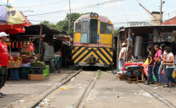 Más de nueve mil vendedores saturan las calles del centro de San Pedro Sula