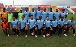 El 'Tanque” Suazo firma para Dragón